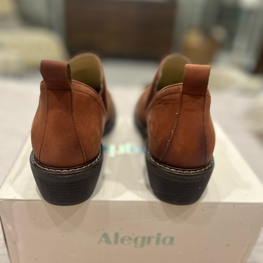 Alegria Merle Tawny Burnish Boot 8 - Picture 4 of 7